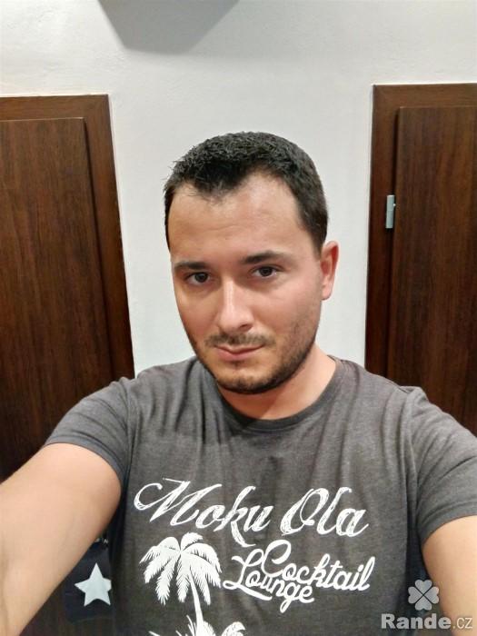Blina po kritice zruila spornou zakzku na auto pro starostu 